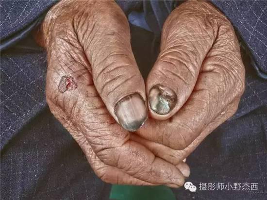 酷斃了！孫子給85歲爺爺拍了一組街拍照