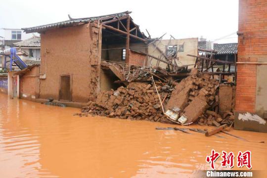 圖為牟定發(fā)生強降雨洪澇災害 鐘欣 攝