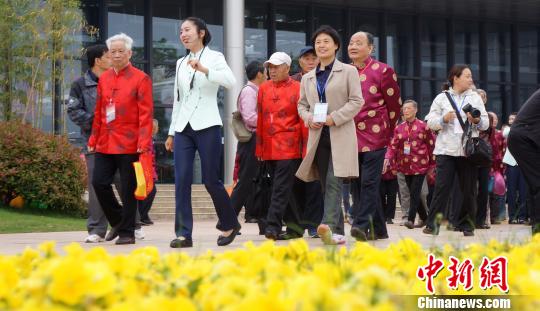 揚(yáng)州市民日辦百壽宴邀百名耄耋老人為座上賓