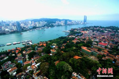 資料圖：廈門(mén)，別稱(chēng)鷺島，福建省省轄市，東南沿海重要的港口及風(fēng)景旅游城市。廈門(mén)還是中國(guó)最早設(shè)立的經(jīng)濟(jì)特區(qū)之一。王東明 攝