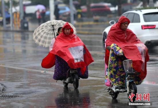 近日，隨著冷空氣的抵達(dá)，西安天氣陰冷。<a target='_blank' href='http://www.chinanews.com/'>中新社</a>記者 張遠(yuǎn) 攝