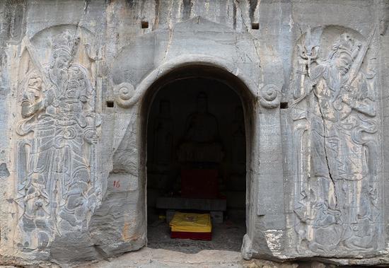 安陽寶山靈泉寺大住圣窟門。