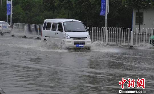 青海多地出現(xiàn)強(qiáng)降雨啟動(dòng)暴雨Ⅳ級(jí)應(yīng)急響應(yīng)