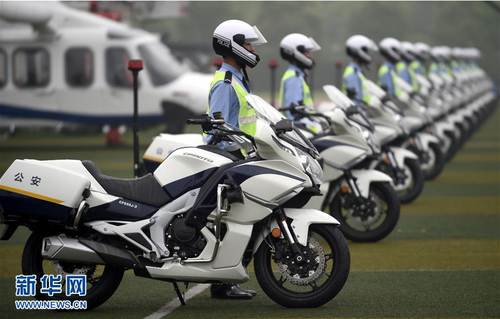 5月27日，警察攜警用摩托參加誓師大會(huì)。